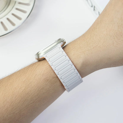 Silicone Magnetic Band for Apple Watch Strap Ultra 3 2 49mm 46mm 45mm 44mm 42mm 40 41mm Bracelet IWatch Series 11 10 9 8 7 6 SE